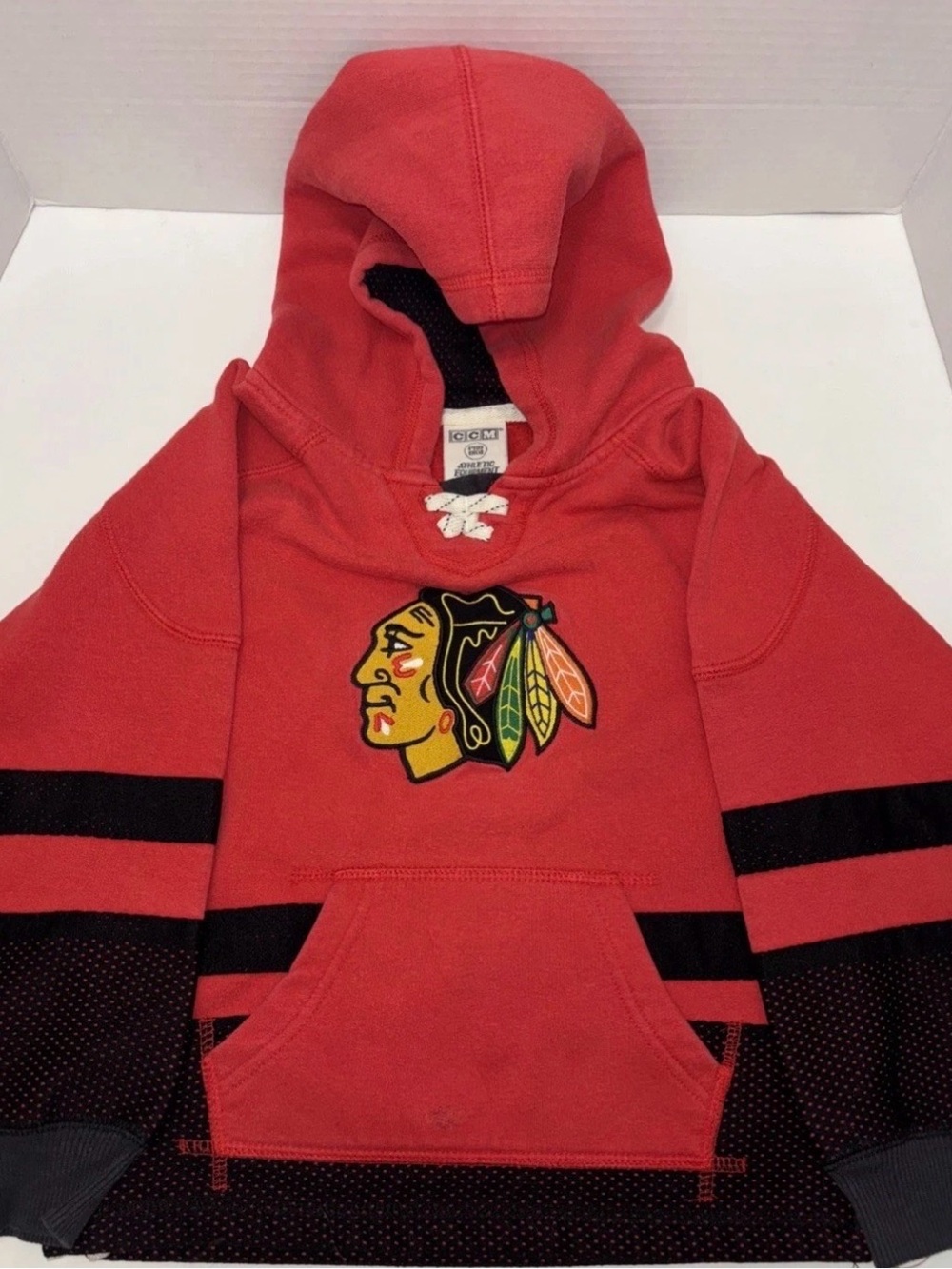 CCM NHL Chicago Blackhawks Youth Jersey Style Hoodie Size Medium (5/6)